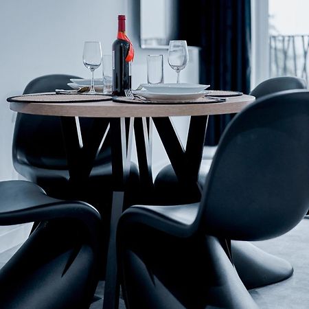 Apartament Sztuk Pieknych 10 피와 외부 사진