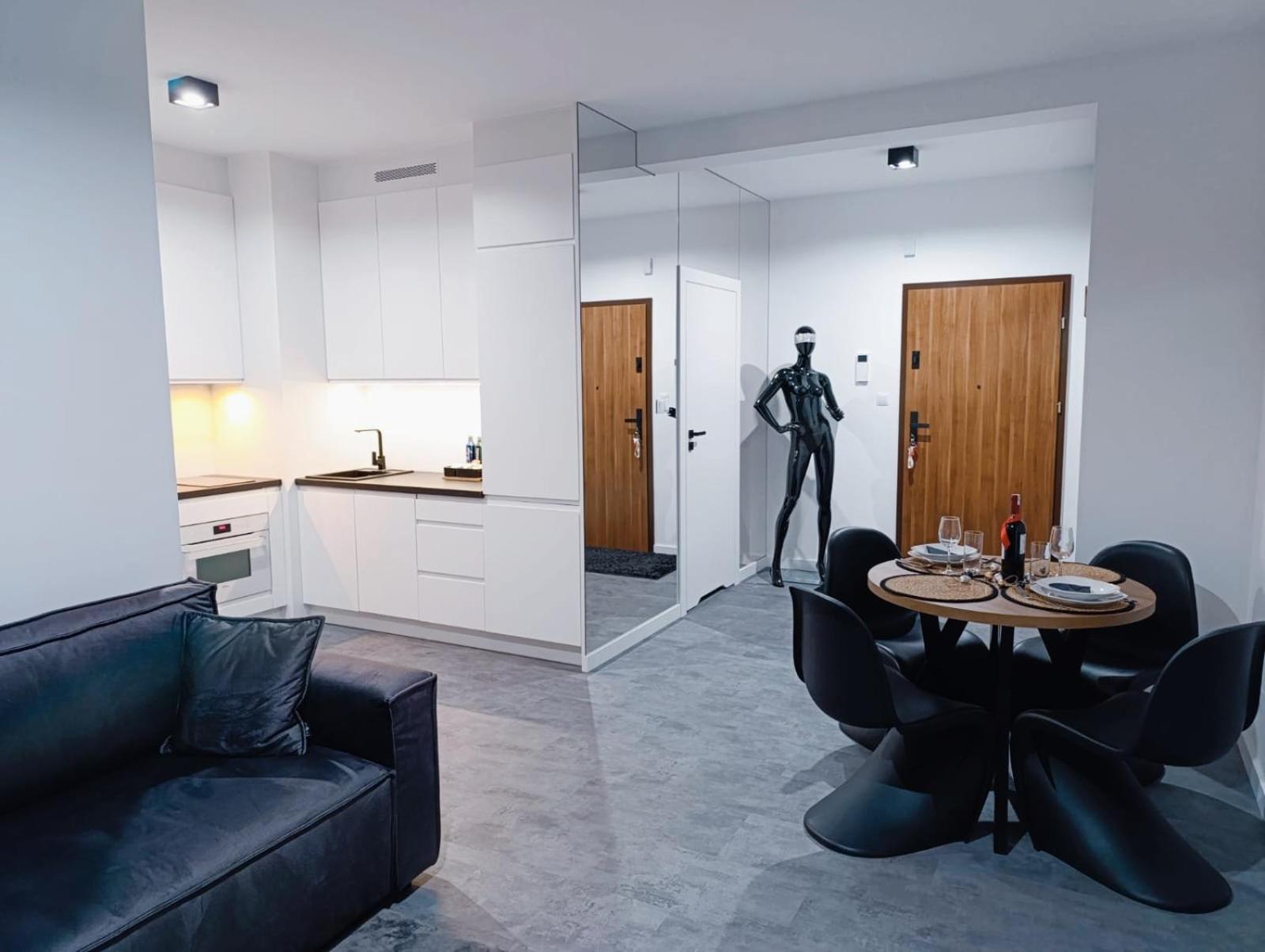 Apartament Sztuk Pieknych 10 피와 외부 사진